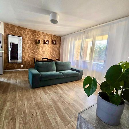 Appartement rez de chaussée avec parking privé Orléans Exterior foto