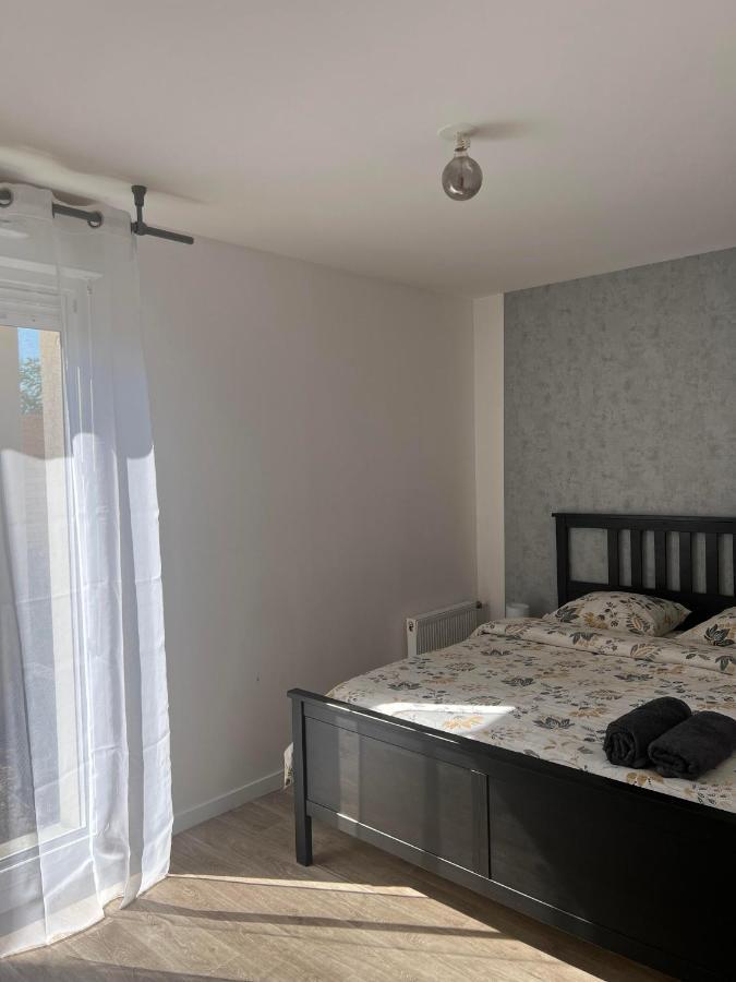 Appartement rez de chaussée avec parking privé Orléans Exterior foto