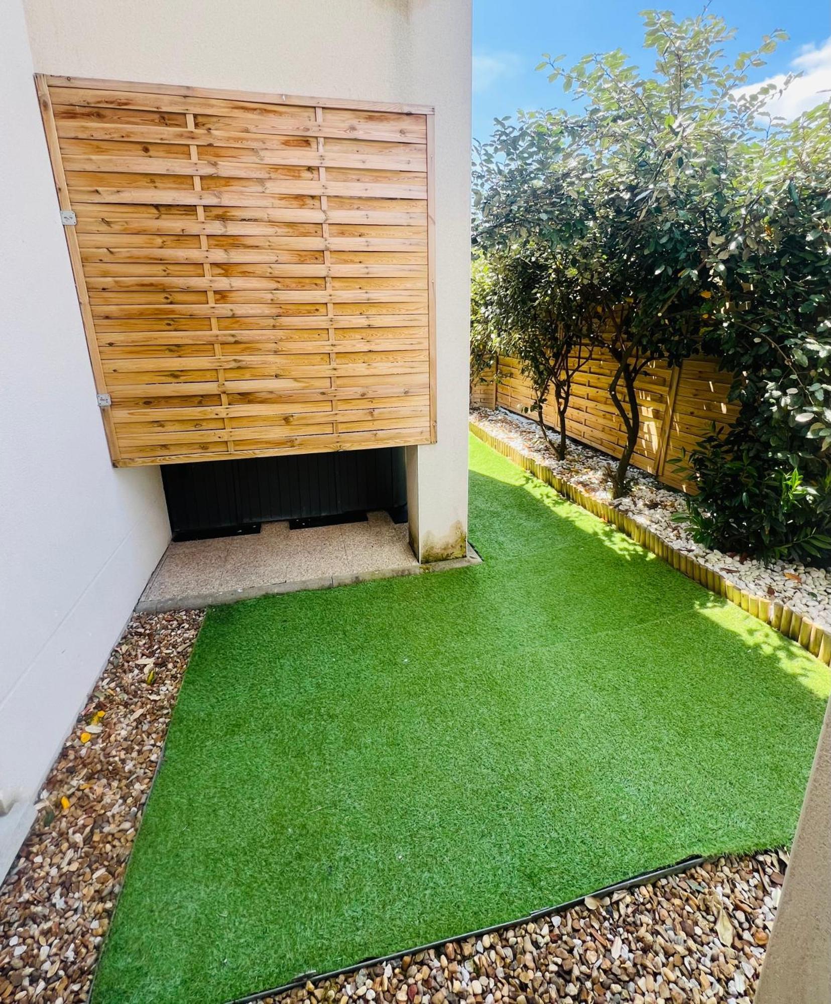 Appartement rez de chaussée avec parking privé Orléans Exterior foto
