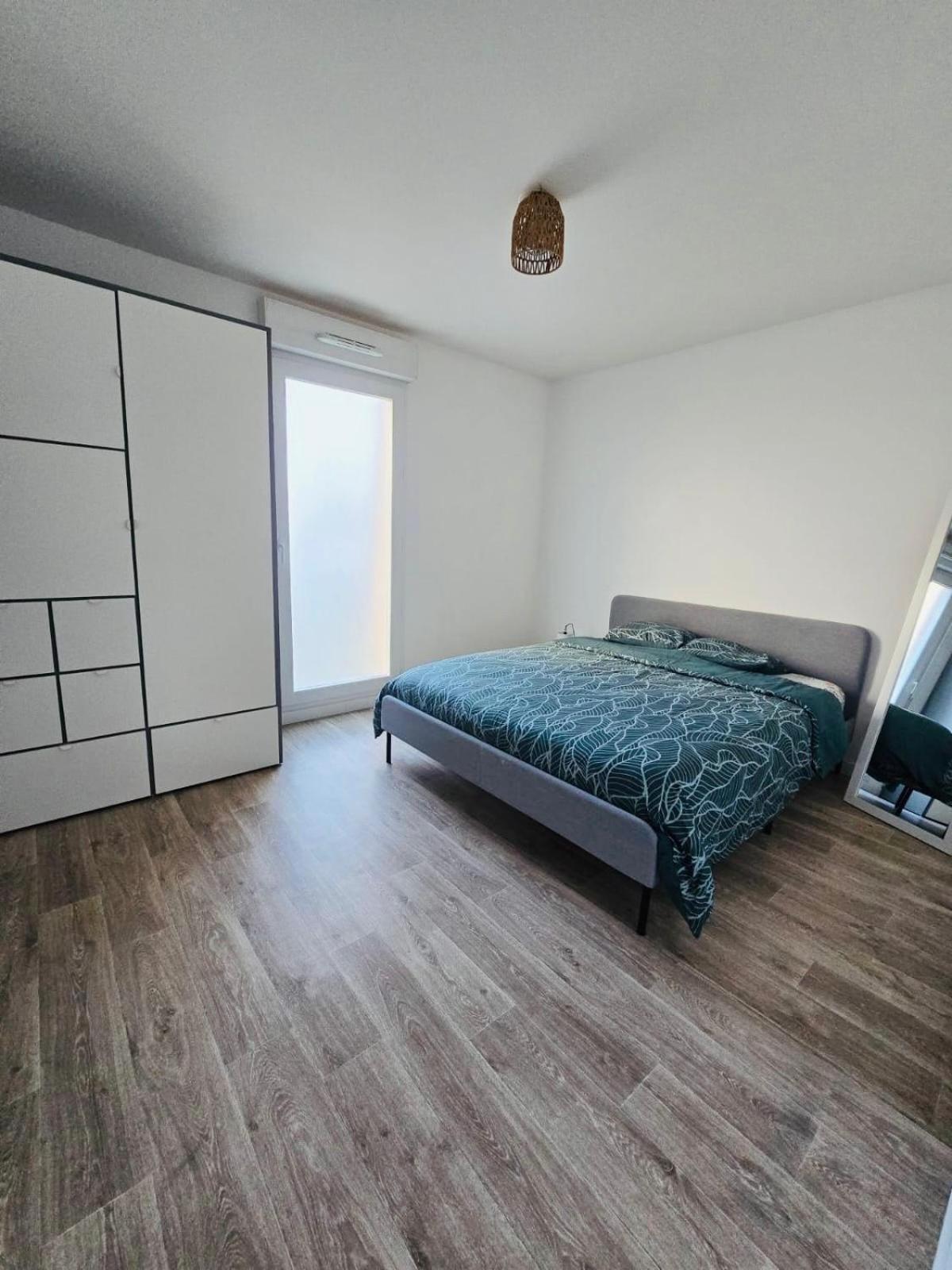 Appartement rez de chaussée avec parking privé Orléans Exterior foto